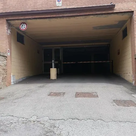 Lägenhet Affaccio Su Siena,vicino Al Centro, Con Garage *