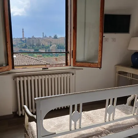 Affaccio Su Siena,vicino Al Centro, Con Garage سيينا